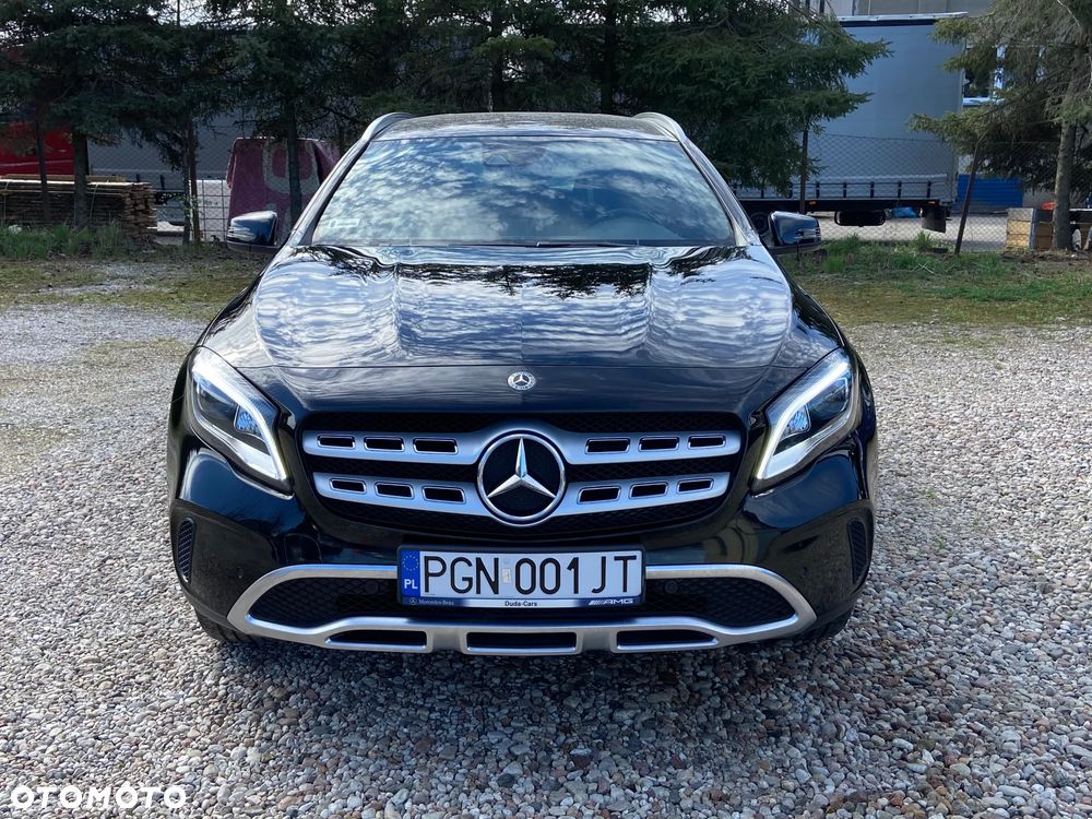 Mercedes-Benz GLA - 4