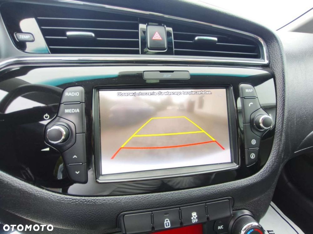 Kia Ceed - 11