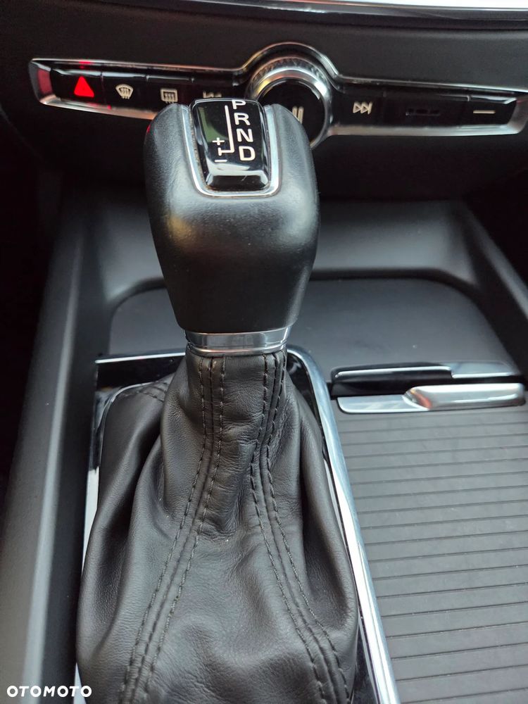 Volvo V60 D3 Momentum Pro - 28