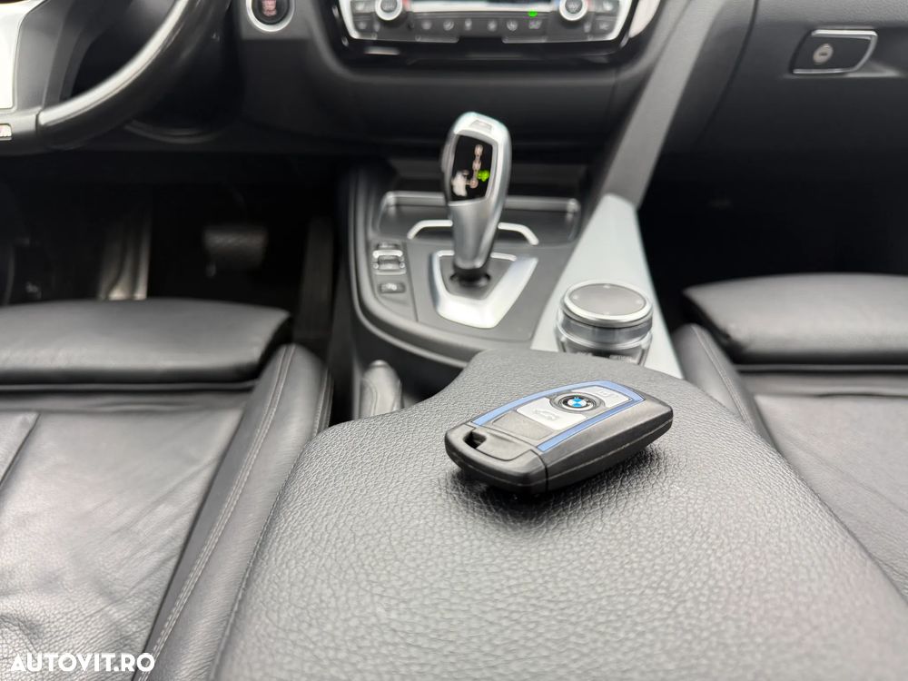 BMW Seria 3 320i Aut. Edition M Sport Shadow - 13