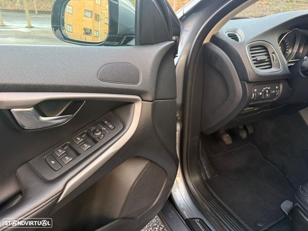 Volvo V40 1.6 D2 Momentum Eco - 16