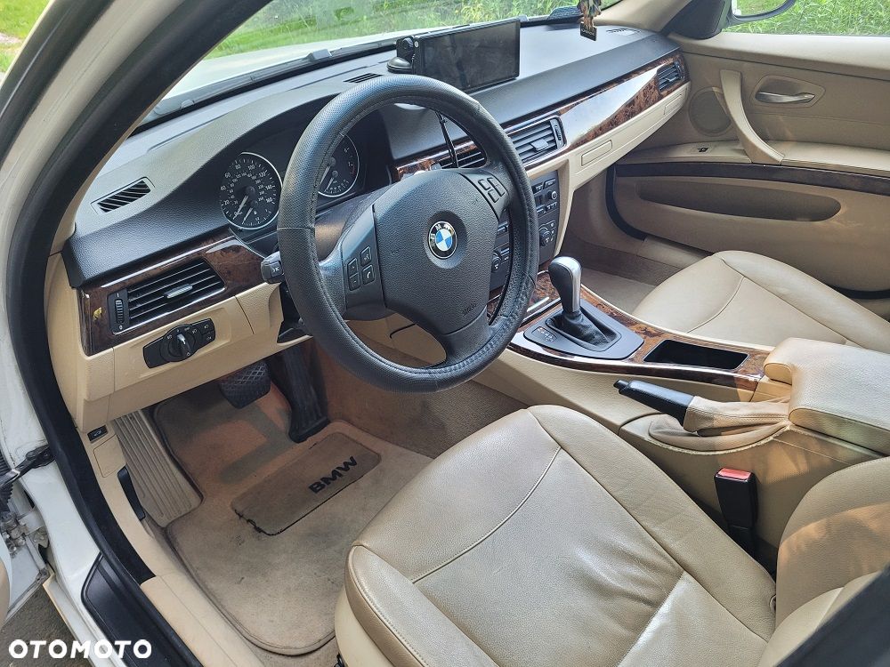 BMW Seria 3 325i - 7