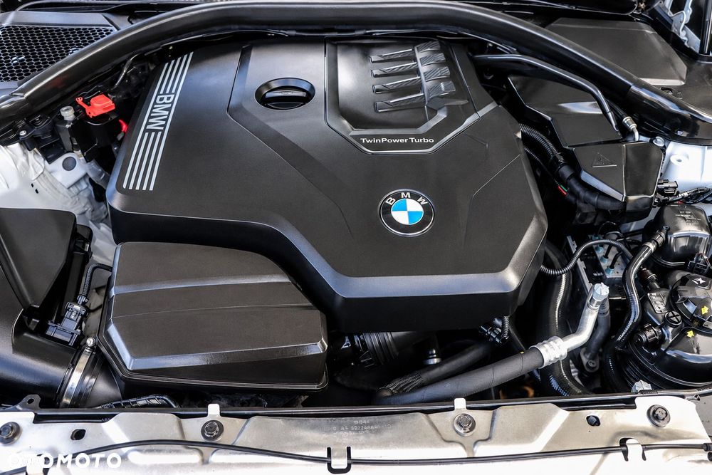 BMW Seria 3 330i xDrive - 32
