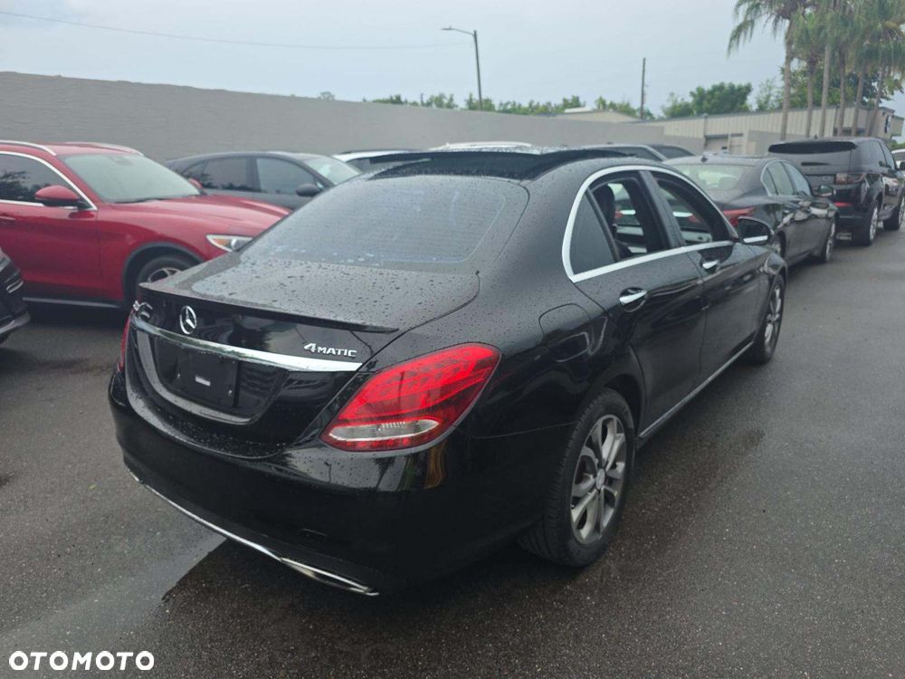 Mercedes-Benz Klasa C 300 7G-TRONIC AMG Line - 4