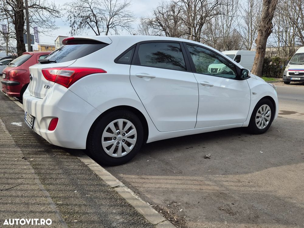 Hyundai i30 1.4 CRDi DPF 5DR Comfort - 5