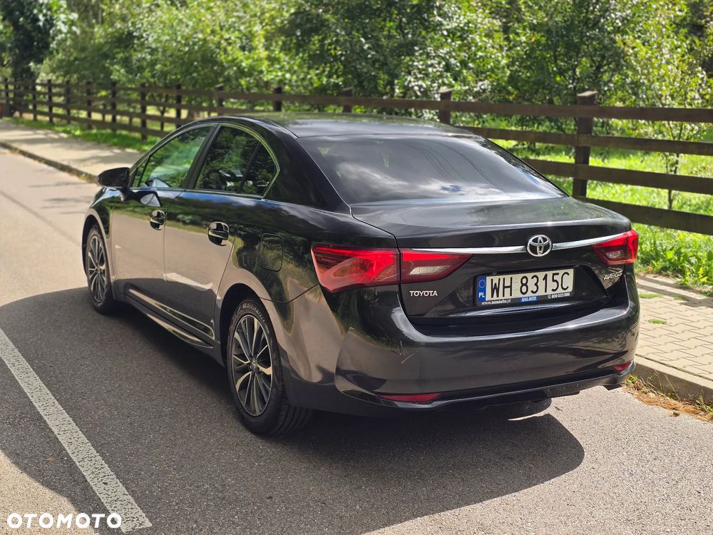 Toyota Avensis 2.0 D-4D Premium - 18