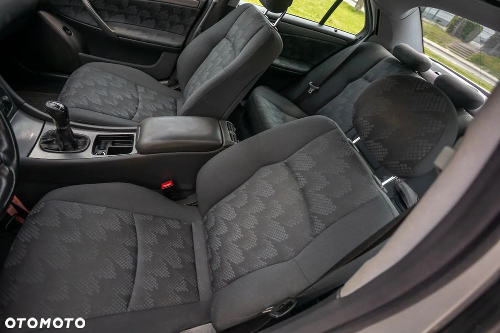Mercedes-Benz Klasa C 240 Avantgarde Sport Edition - 17