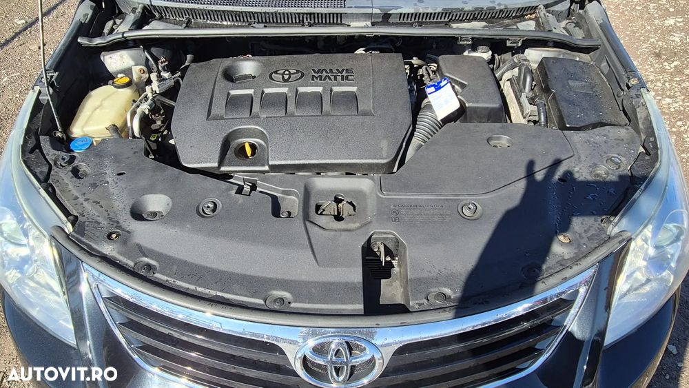 Toyota Avensis - 17