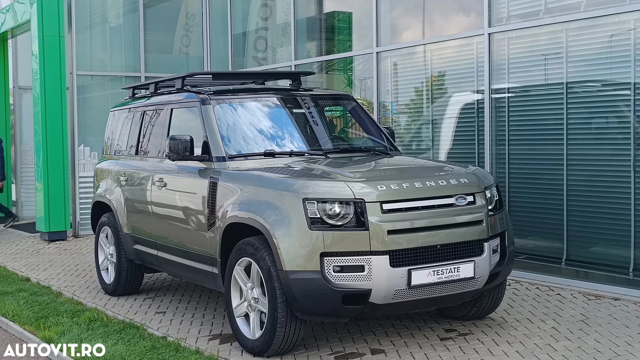Land Rover Defender 110 3.0D 300 MHEV X-Dynamic HSE - 4