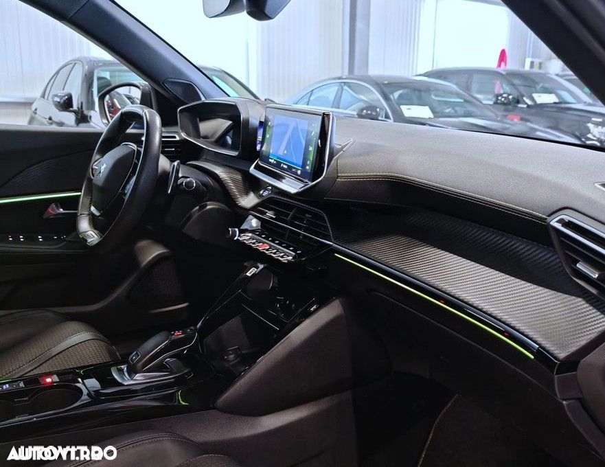 Peugeot 2008 1.2 L PureTech STT EAT8 GT Line - 6