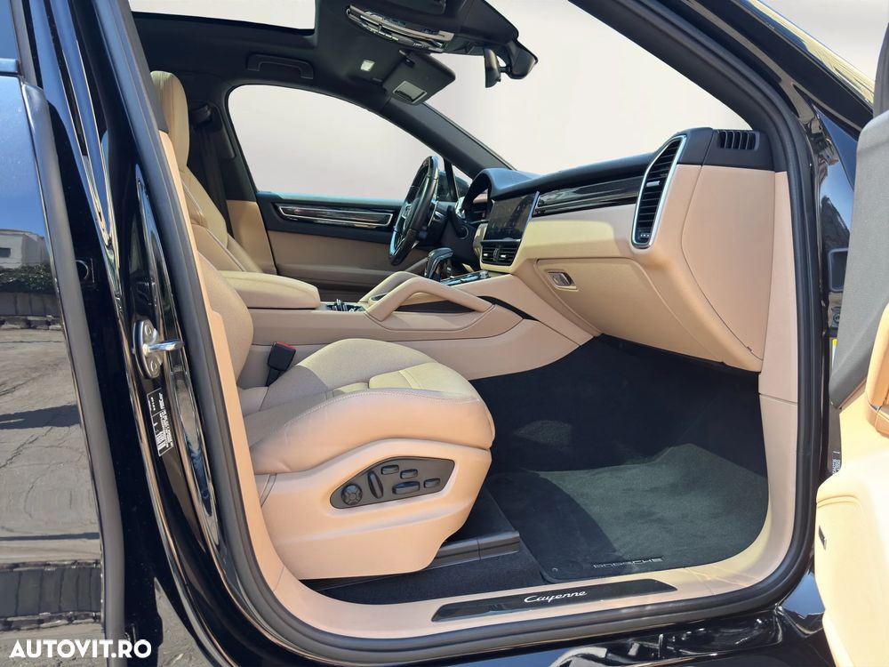 Porsche Cayenne Coupe Tiptronic S - 26