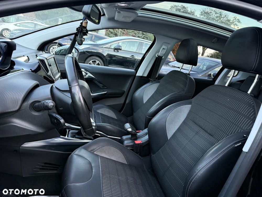 Peugeot 2008 1.6 e-HDi Allure S&S - 14