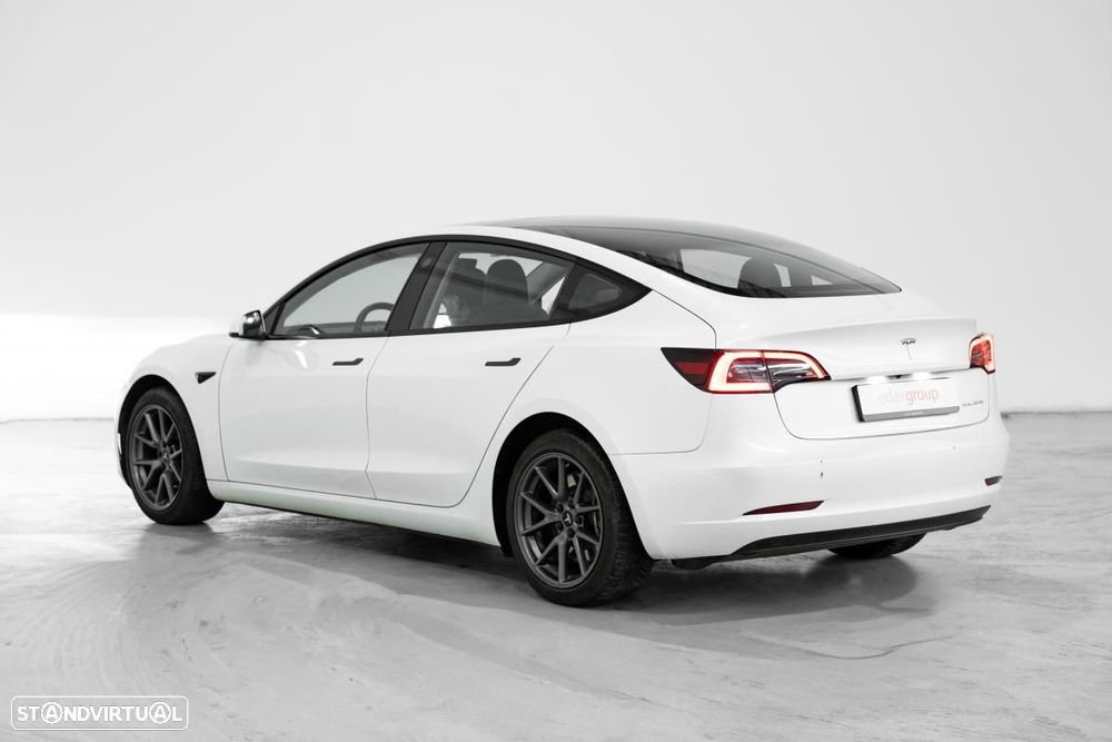 Tesla Model 3 2023 photo 4