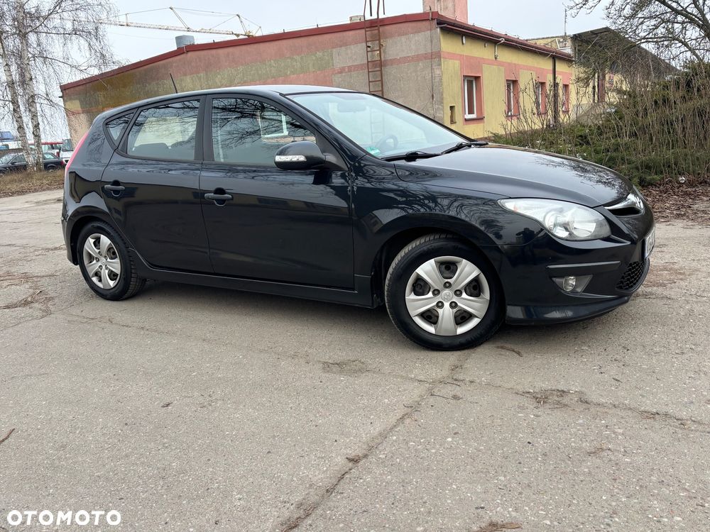 Hyundai i30 i30cw 1.6 CRDi FIFA WM Edition - 30
