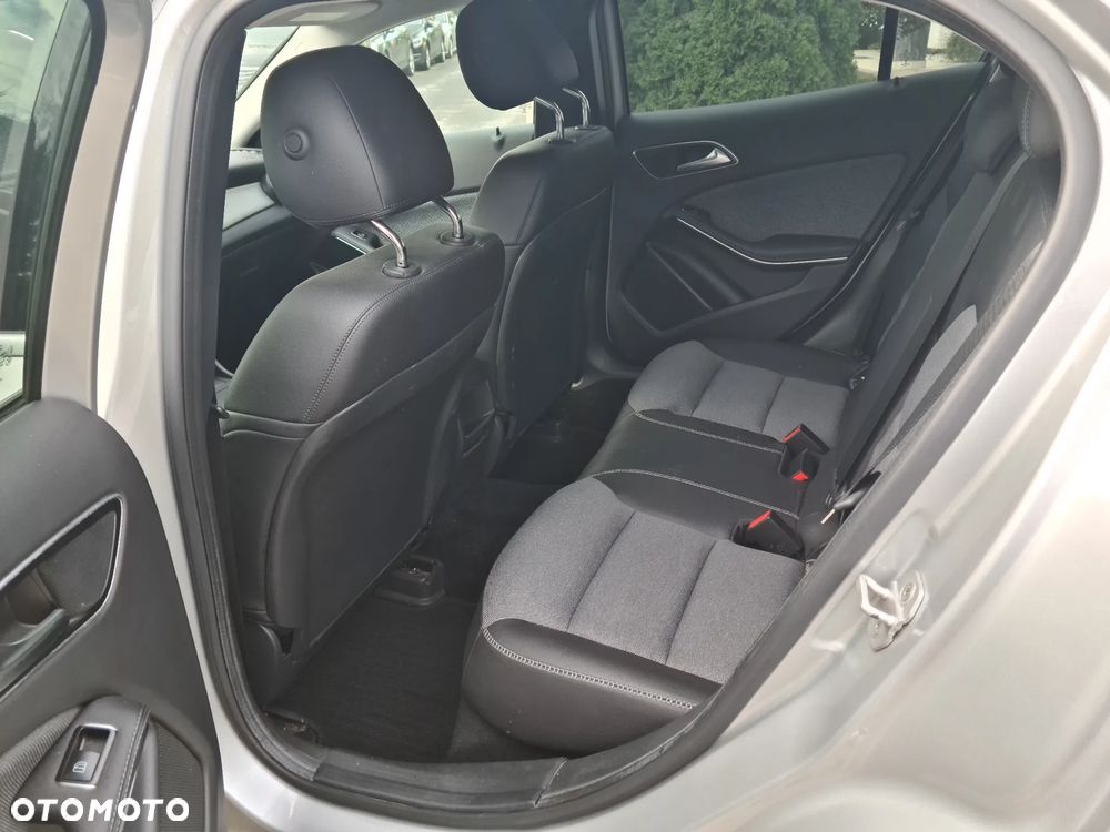 Mercedes-Benz GLA - 31