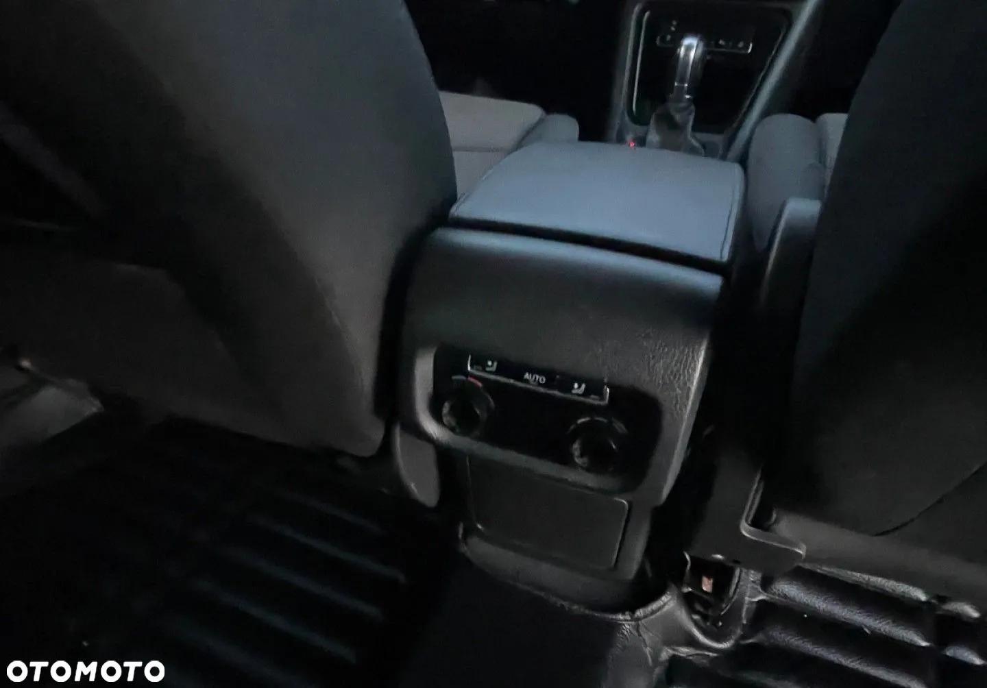 Volkswagen Sharan 2.0 TDI Highline DSG - 19