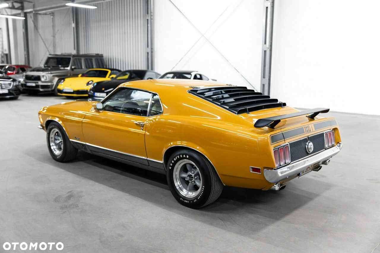 Ford Mustang - 9
