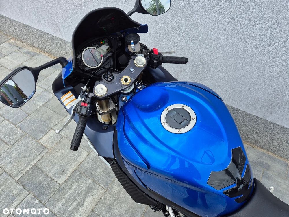 Suzuki GSX-R - 6