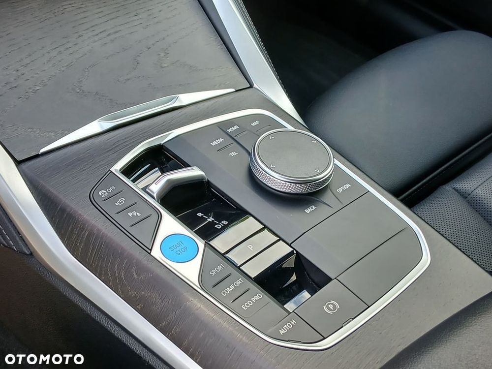 BMW i4 - 18