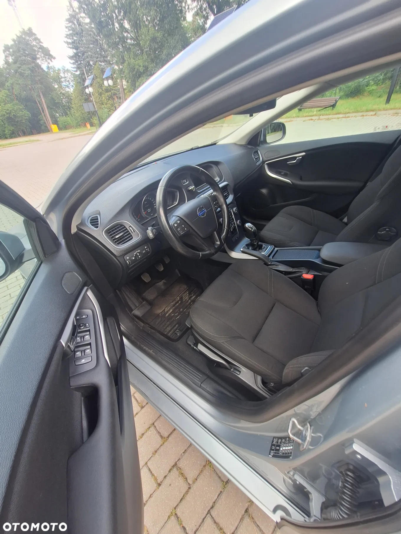 Volvo V40 T2 Momentum - 12
