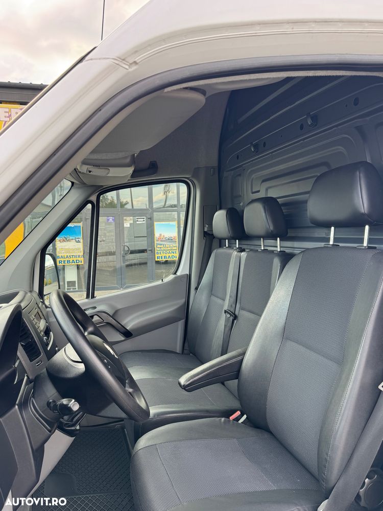 Mercedes-Benz Sprinter - 14