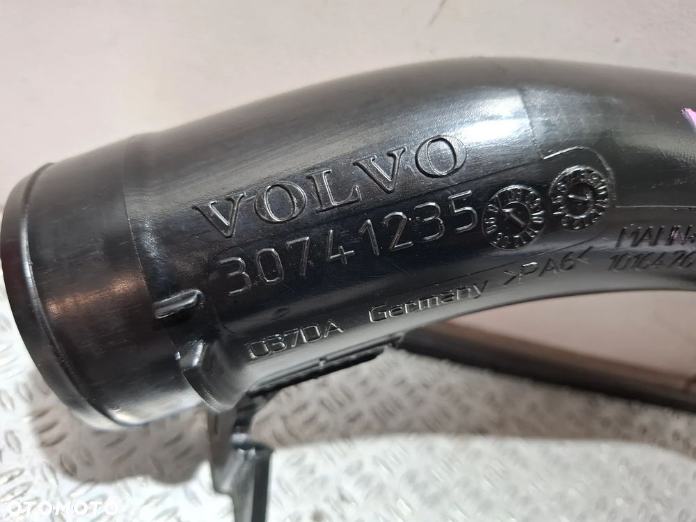 Rura intercoolera Volvo V50 S40 2,4D 2008 rok nr 30741235 - 2