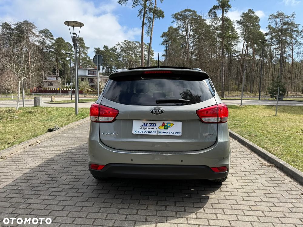 Kia Carens - 8