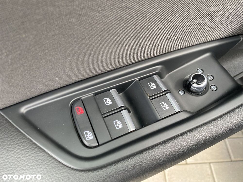 Audi A4 Limousine - 10