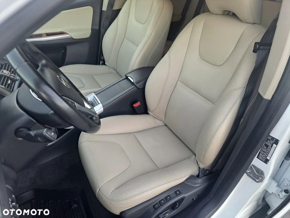 Volvo XC 60 T6 AWD Geartronic Summum - 26