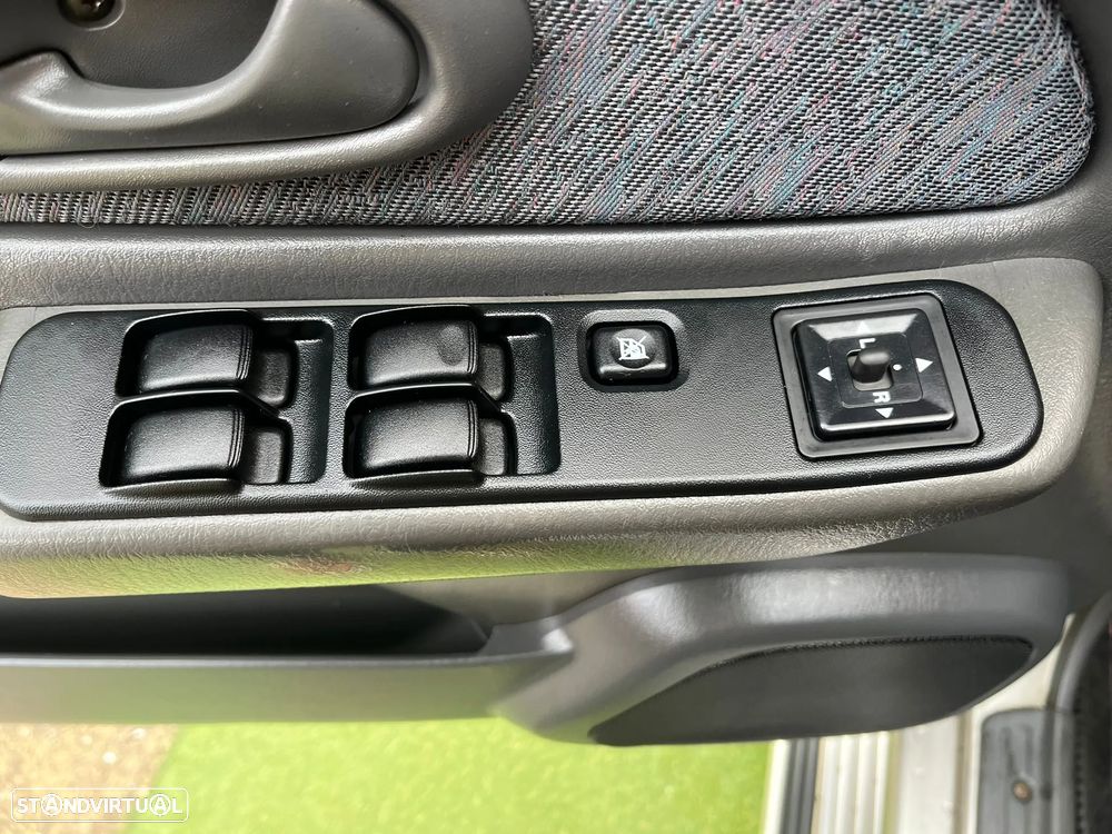 Mitsubishi L200 - 19