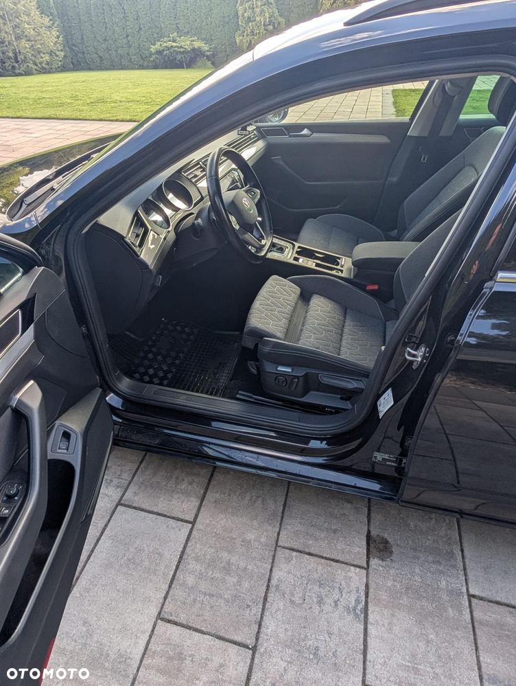 Volkswagen Passat - 5