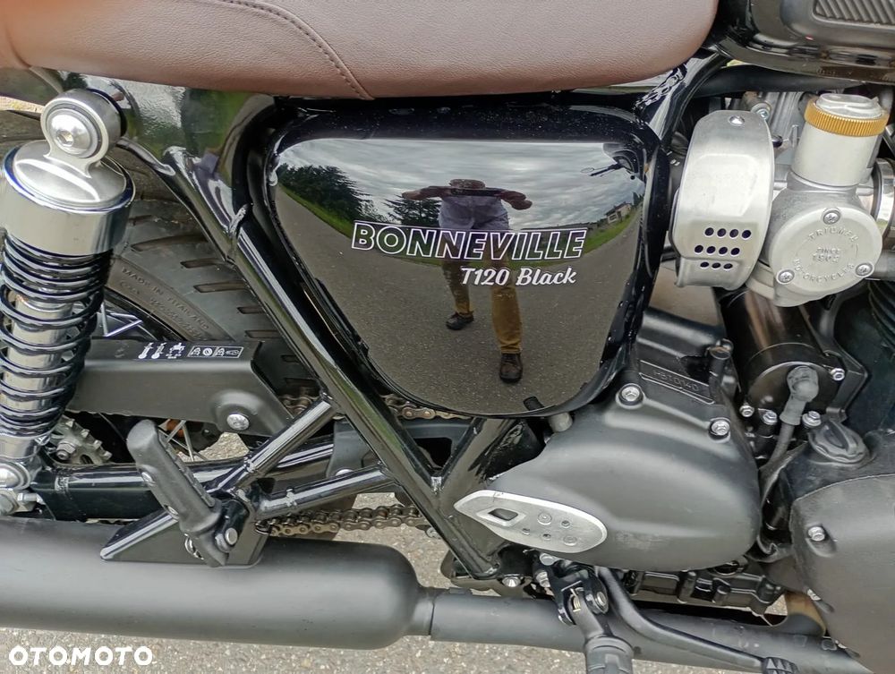 Triumph Bonneville - 7