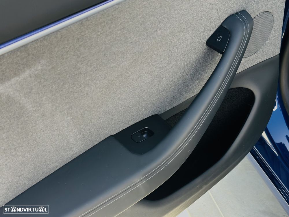 Tesla Model 3 Tração Traseira — fotografia 16