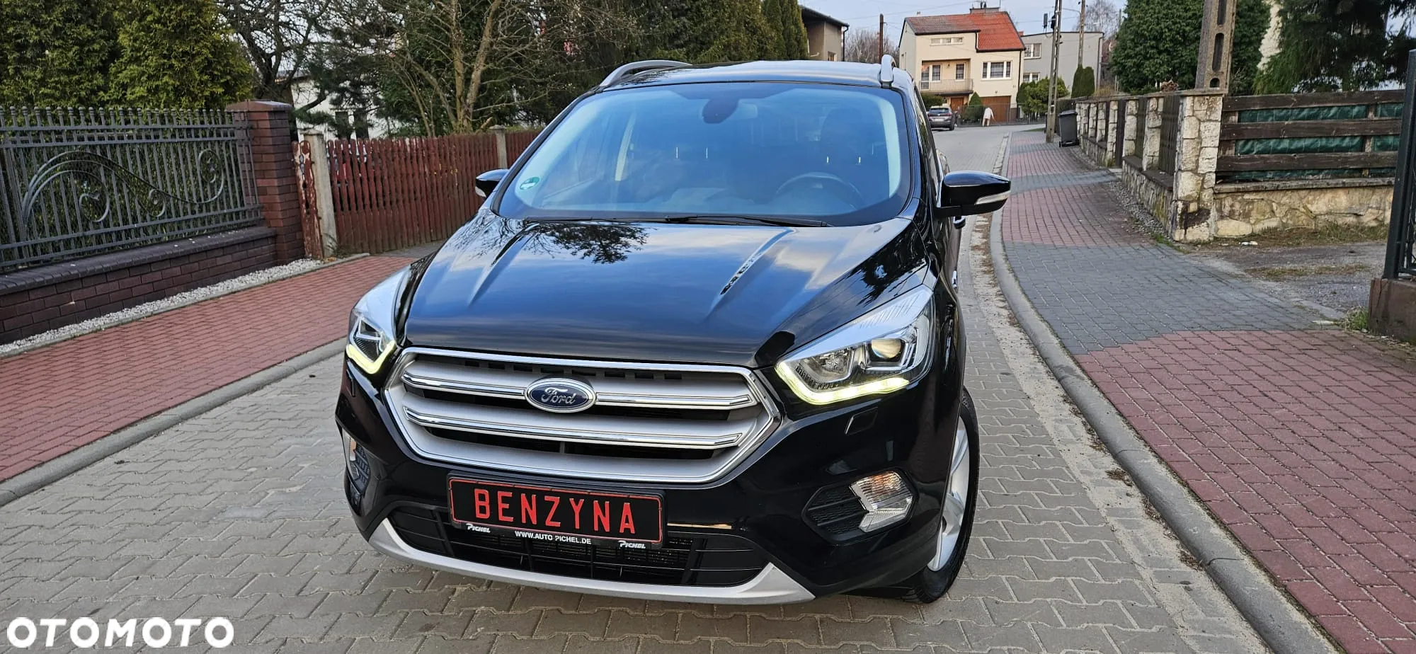 Ford Kuga 1.5 EcoBoost 2x4 Business Edition - 4