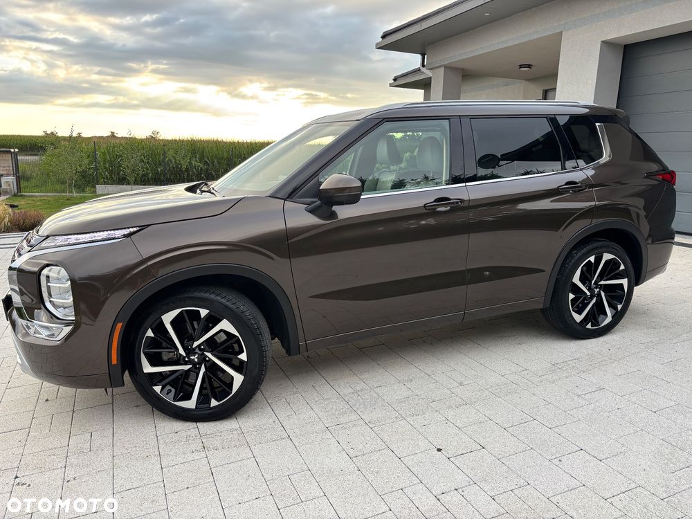 Mitsubishi Outlander - 4