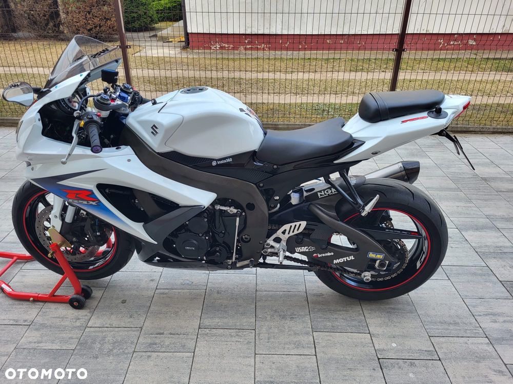 Suzuki GSX-R - 12