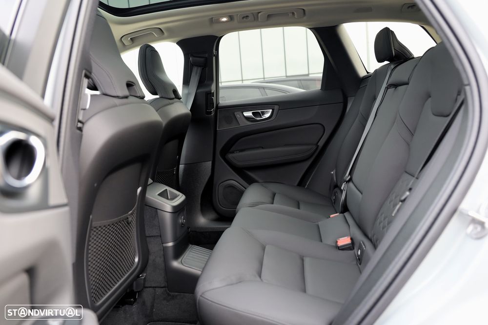 Volvo XC 60 2.0 T6 PHEV Plus Dark AWD - 13