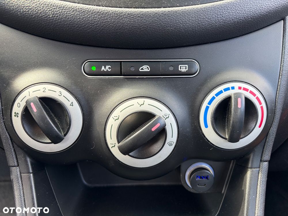 Hyundai i10 1.1 Edition Plus - 18