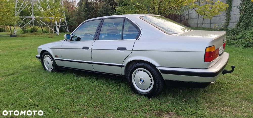 BMW Seria 5 520i - 27