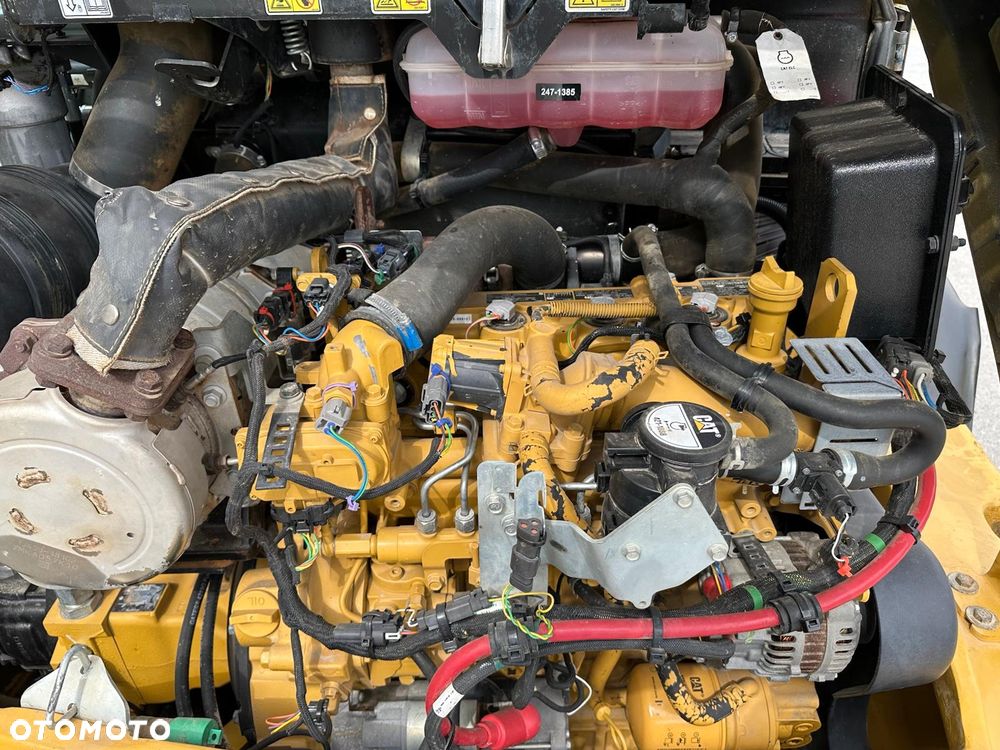 Caterpillar 906M - 10