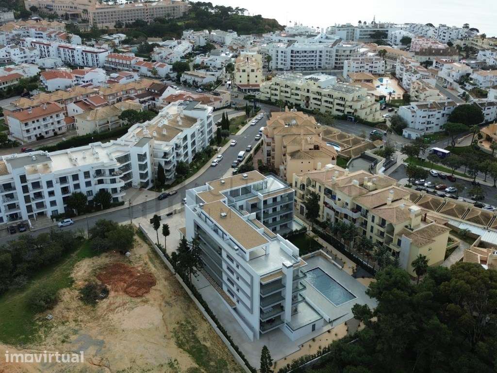Apartamento T1 Duplex Vista mar, com piscina, garagem e terraço pri... - Grande imagem: 2/23