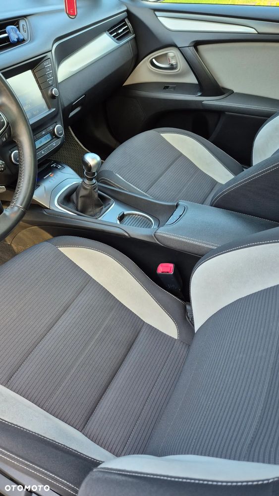 Toyota Avensis 2.0 D-4D Prestige - 9