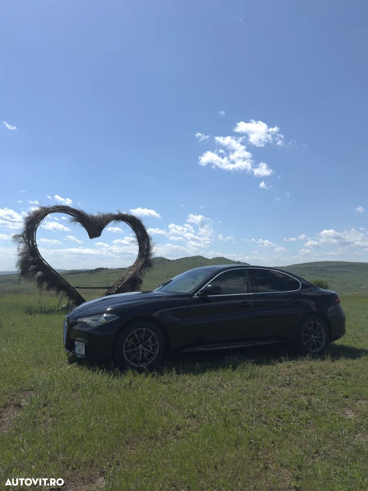 Alfa Romeo Giulia 2.0 Turbo AWD AT8 Veloce - 2