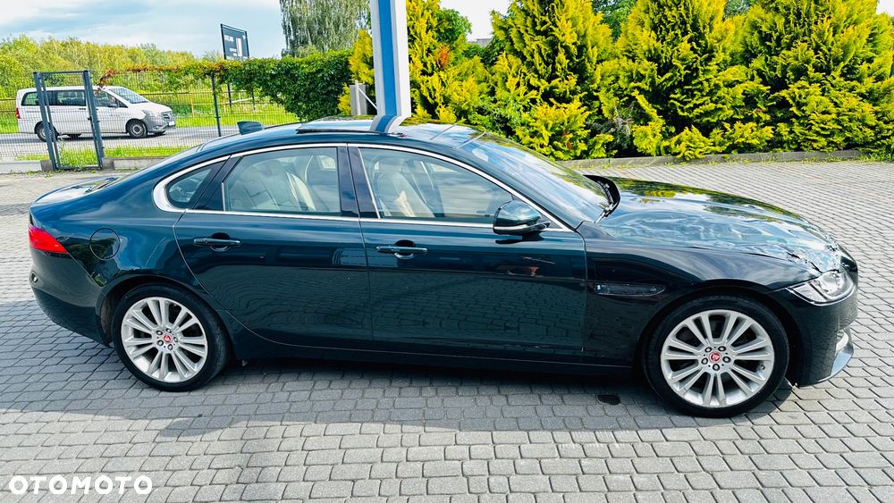 Jaguar XF 35t AWD Prestige - 9
