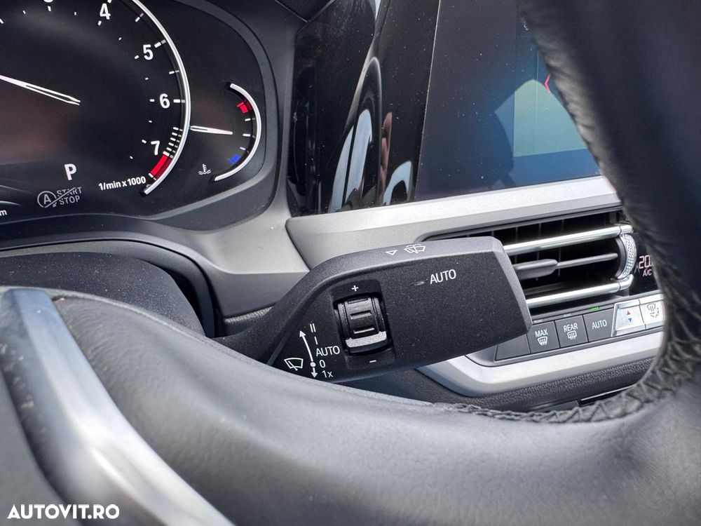 BMW Seria 3 320i AT - 24