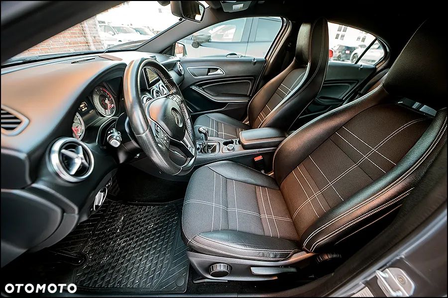 Mercedes-Benz Klasa A 180 (BlueEFFICIENCY) Urban - 32