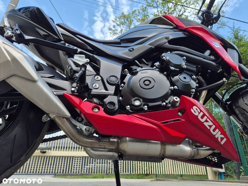 Suzuki GSX - 15