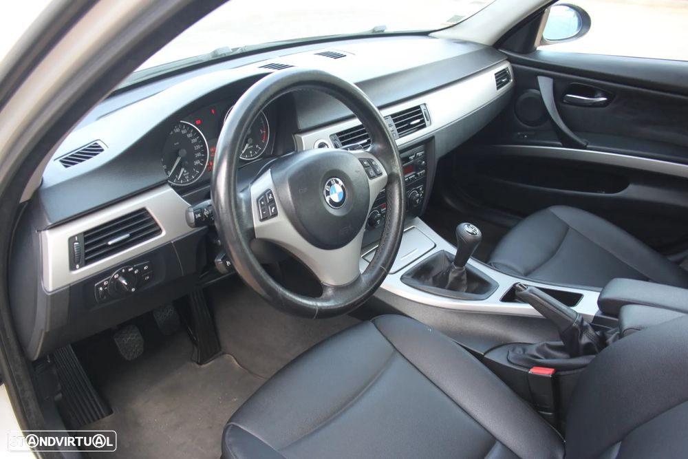 BMW 320 d Exclusive - 9