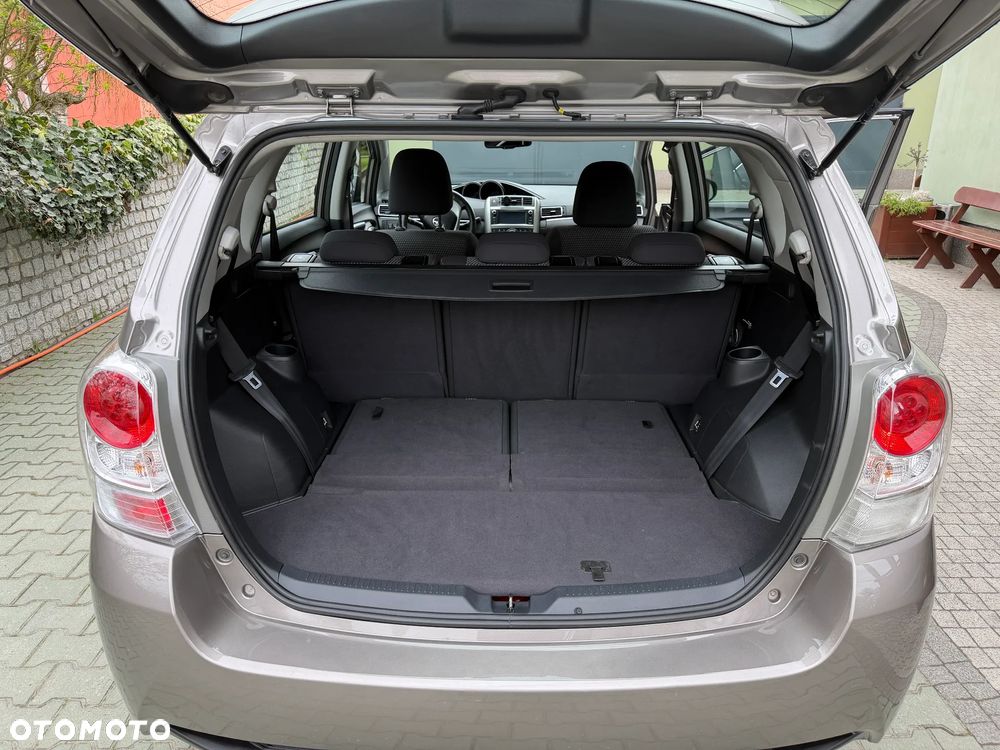 Toyota Verso 1.8 Premium 7os - 14