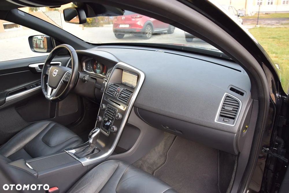 Volvo XC 60 D5 AWD Summum - 16